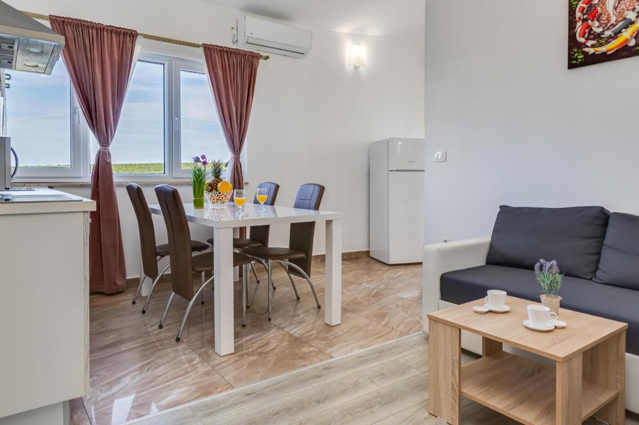 Apartment Miruna S Bazenom Donje Rastane Exterior photo