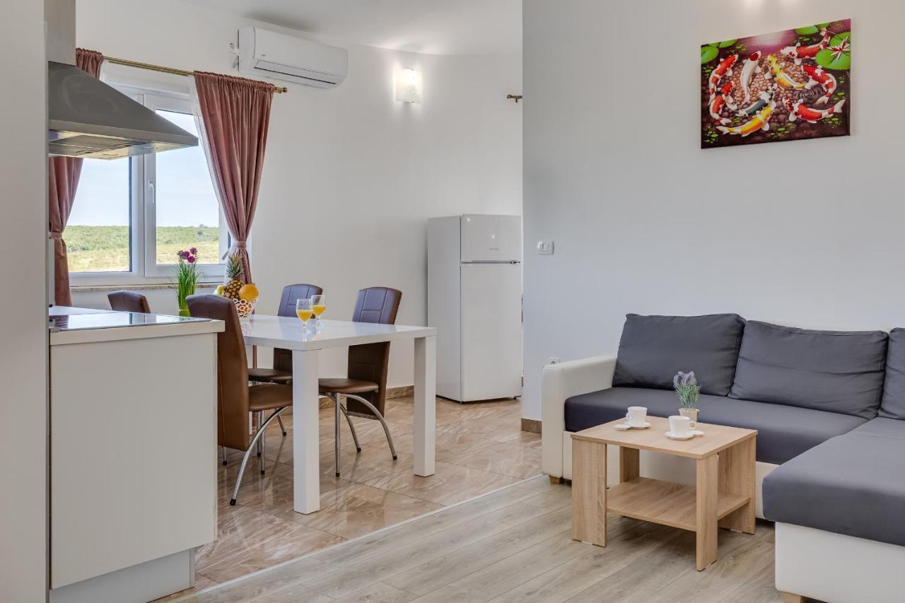 Apartment Miruna S Bazenom Donje Rastane Exterior photo